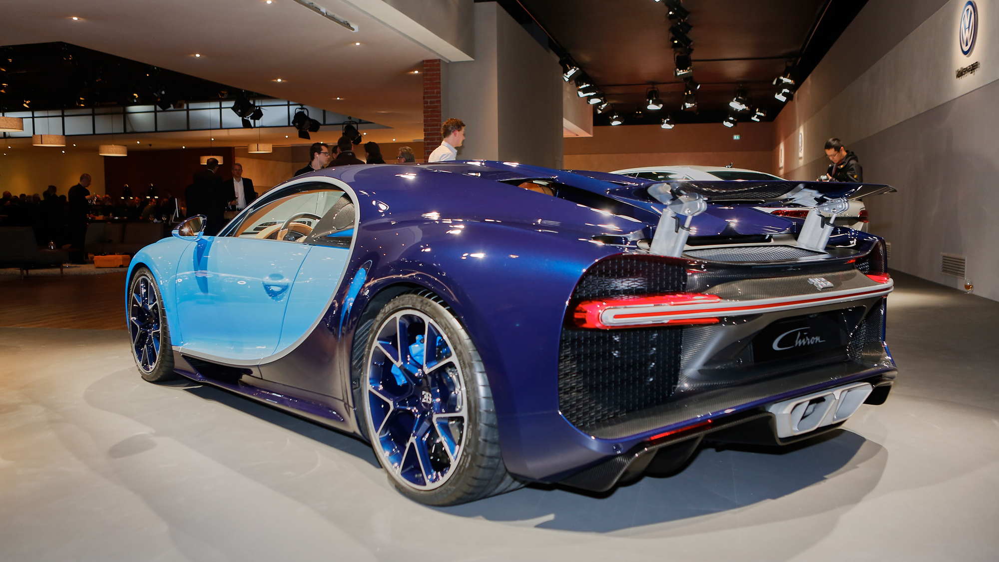 a close look at the bugatti chiron's monster w16 engine