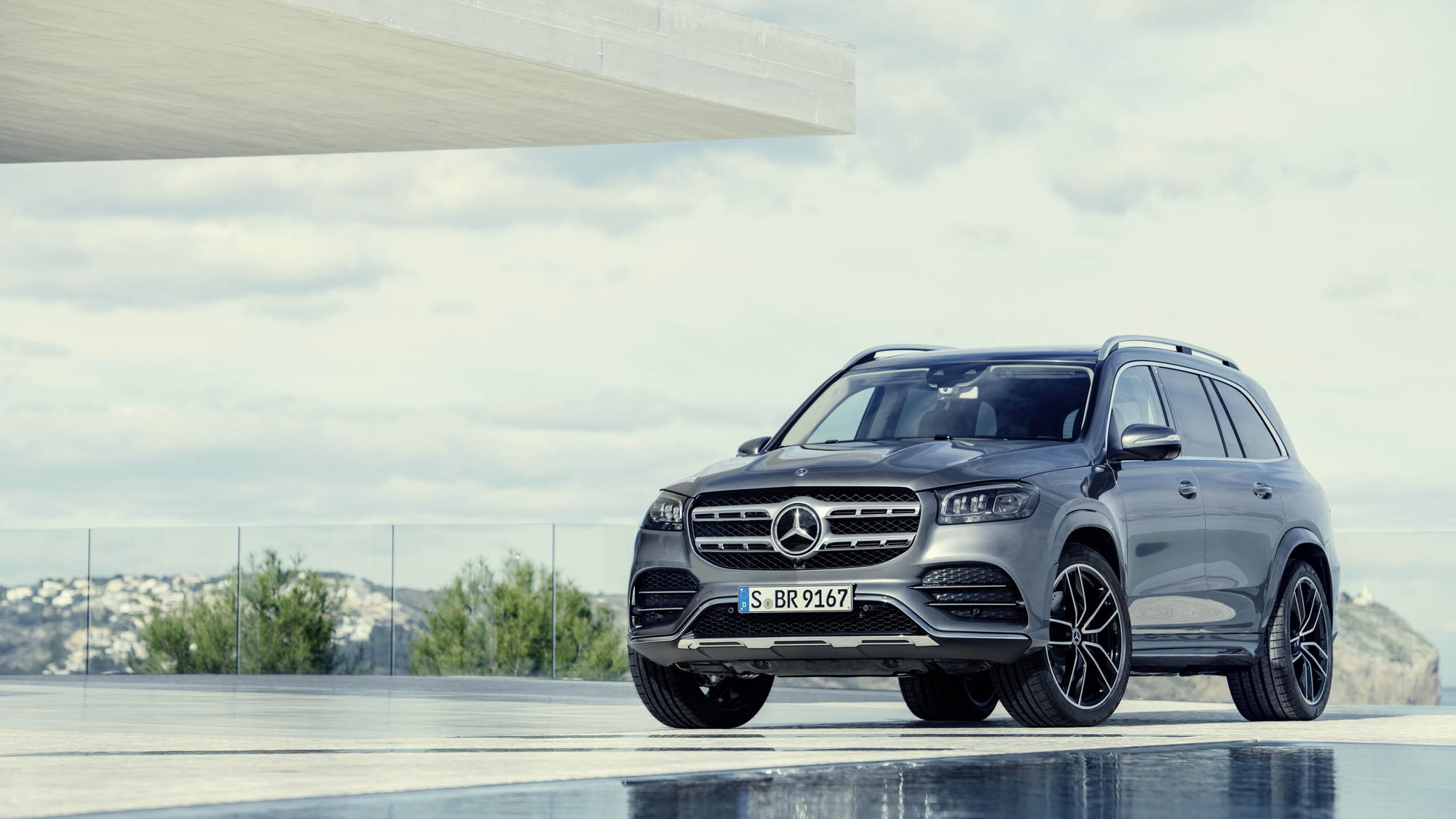 2020 Mercedes-Benz GLS aims to be the S-Class of SUVs