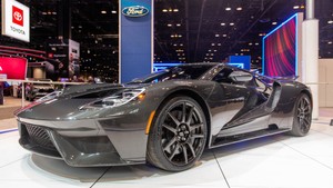 2020 Ford GT ups horsepower to 660, offers $750,000 Liquid Carbon