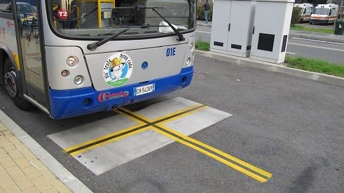 Inductive Power Transfer wireless charging used in Turin buses. [Image: Conductix-Wampfler]