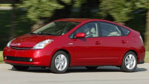 Toyota delays next-gen Prius until 2011