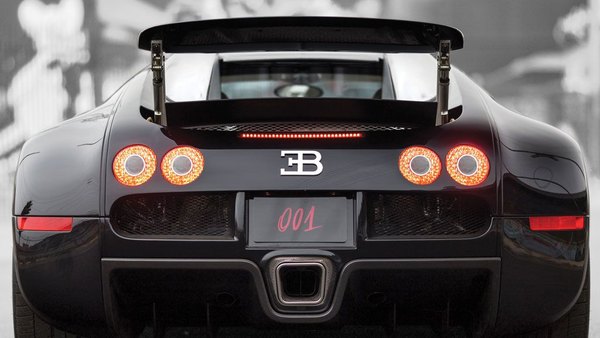 Very First Bugatti Veyron Sells For $1.8 Million At Monterey Auction