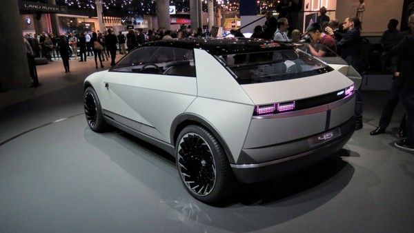 Hyundai Hatches An Electric Future With Retro 45 Ev Concept 9359