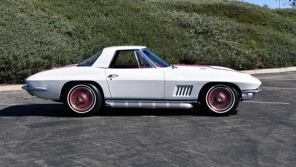 1967 COPO Corvette ordered by GM designer Bill Mitchell set for auction