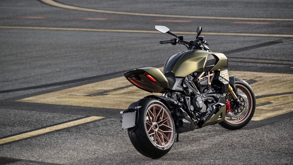 ducati diavel 1260 lamborghini_100771040