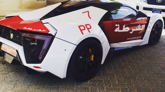 Lykan Hypersport joins the Abu Dhabi police force. Image via zero2turbo.