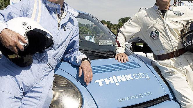 The Think City racer, with Kevin McCloud (left) and Roger Saul (right)