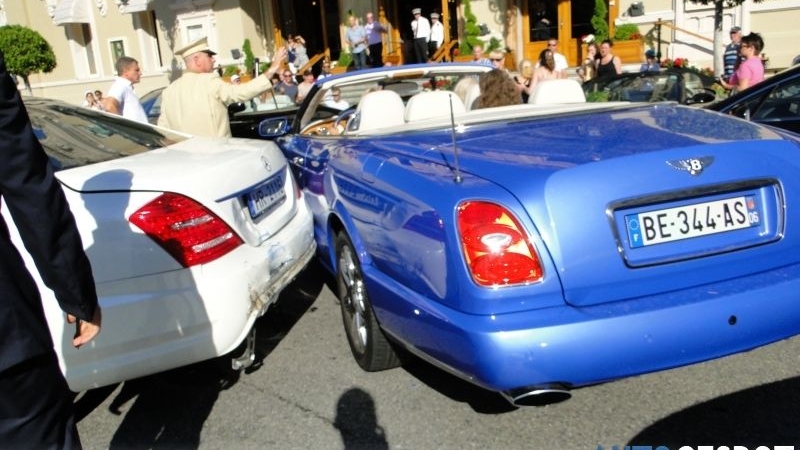 Expensive wreck in Monaco. Image via Autogespot.