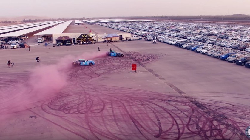 New Guinness World Record for largest tire-mark image is set by a pair of Ford Mustangs