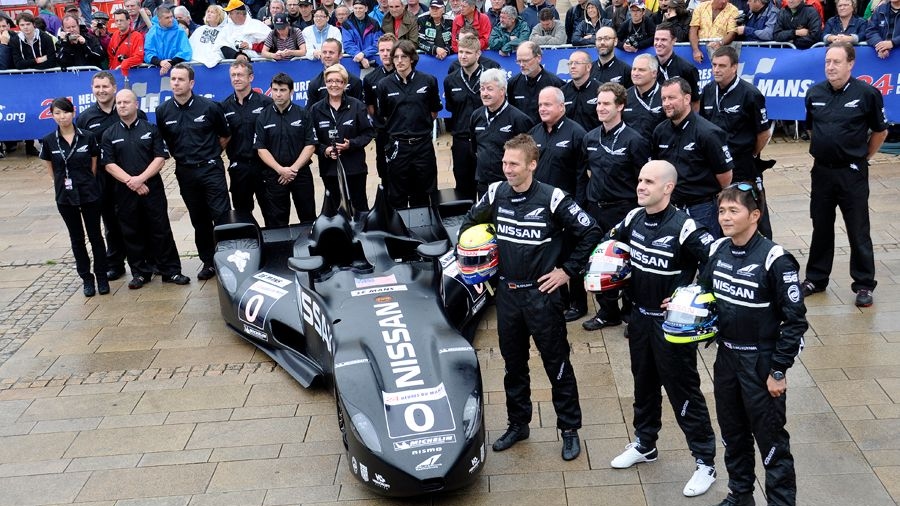 The full Nissan DeltaWing team - Anne Proffit photo