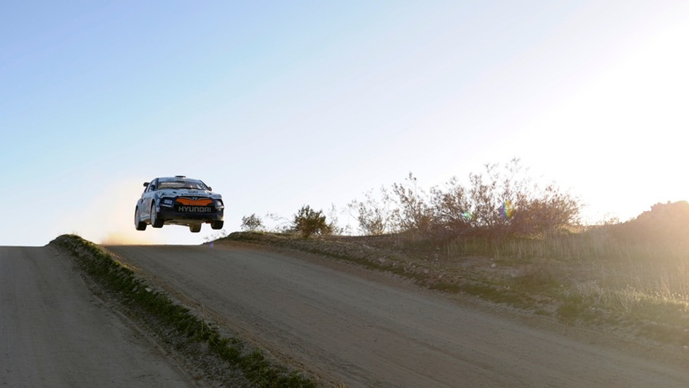 Hyundai Veloster rally car flies through the air
