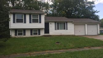 1324 Woodpointe Dr - Indianapolis, IN