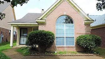 6694 N Regency Park Circle - Memphis, TN