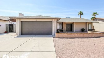 5209 W Poinsettia Dr - Glendale, AZ