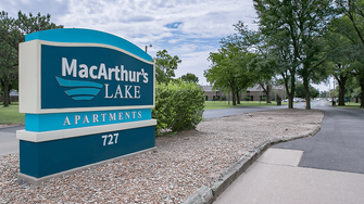 MacArthur's Lake Apartments - Wichita, KS