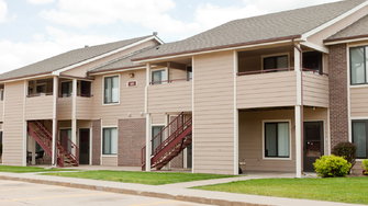 Country Hill Apartments - Cedar Rapids, IA