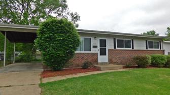 2150 Oriole Dr - Florissant, MO