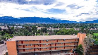 Boulder Crescent Apartments - Colorado Springs, CO