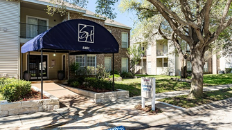 Summerhouse Apartments - Corpus Christi, TX