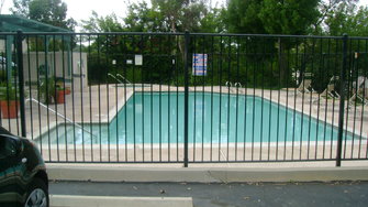 Towne & Country Apartments - Fallbrook, CA