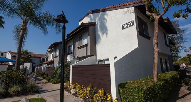 Portofino Townhomes 55 Reviews Wilmington, CA