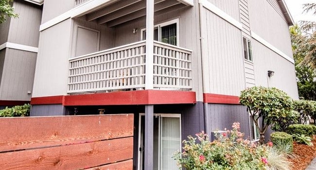 Tacoma Apartments - Notch8 Apartments - Rear Exterior
