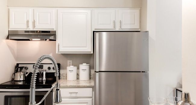 Landmark at Barton Creek Apartment Homes - 165 Reviews | Austin, TX