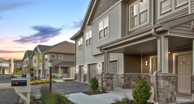 High Bluff Townhomes Private Entrances