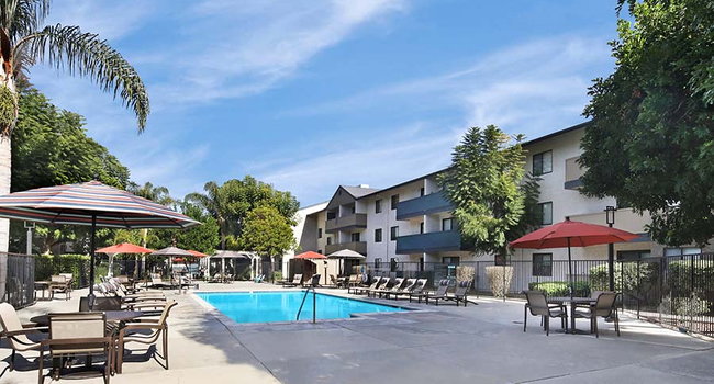 Haven Warner Center Apartments - Canoga Park CA