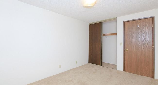 Redwood Park Apartments - 77 Reviews | Eugene, OR Apartments for Rent | ApartmentRatings©