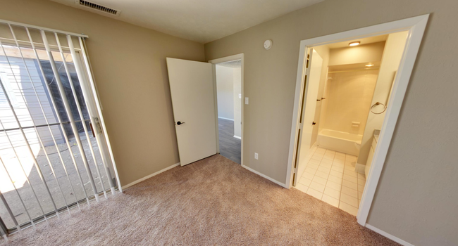 Greenway Patio Townhomes 19 Reviews Denton Tx Apartments For Rent Apartmentratings C