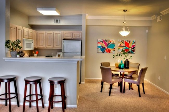 Vintage on Yale Apartments - 396 Reviews | Tulsa, OK Apartments for