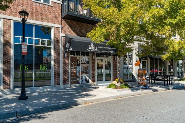 The Flats at West Broad Village - 192 Reviews | Glen Allen, VA