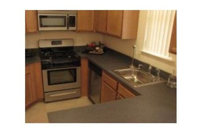 Camelot at Gateway - 87 Reviews | Carteret, NJ Apartments for Rent