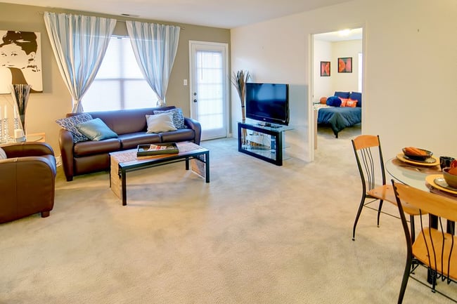 One Illinois 36 Reviews Urbana Il Apartments For Rent